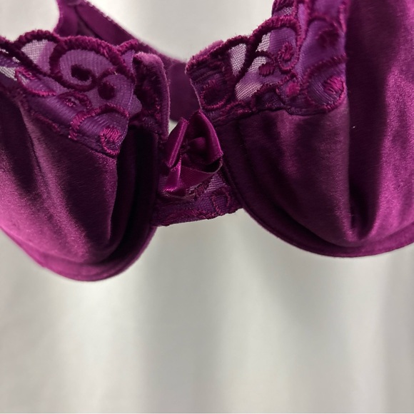 Victoria's Secret Bra 34C Maroon Padded Underwire  Lace Trim Removable Pads - Picture 4 of 11